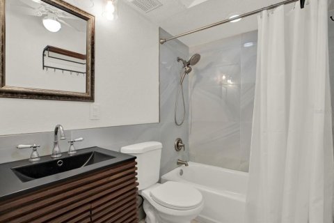 Condominio en alquiler en Saint Pete Beach, Florida, 3 dormitorios, 95.69 m2 № 2103801 - foto 19