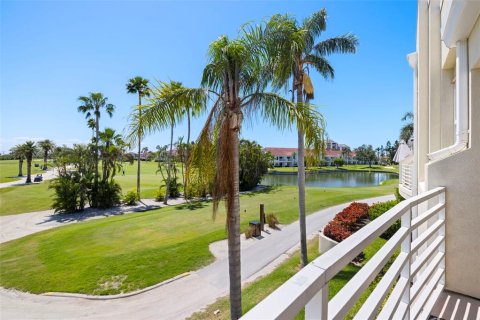 Condo in Saint Petersburg, Florida, 2 bedrooms  № 1614371 - photo 15