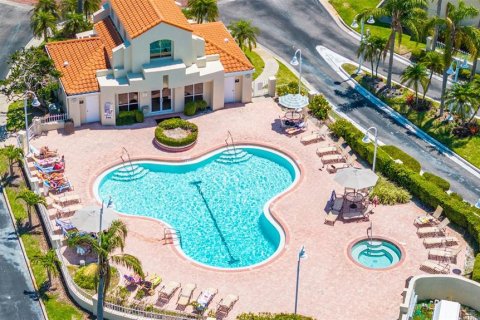 Condo in Saint Petersburg, Florida, 2 bedrooms  № 1614371 - photo 3