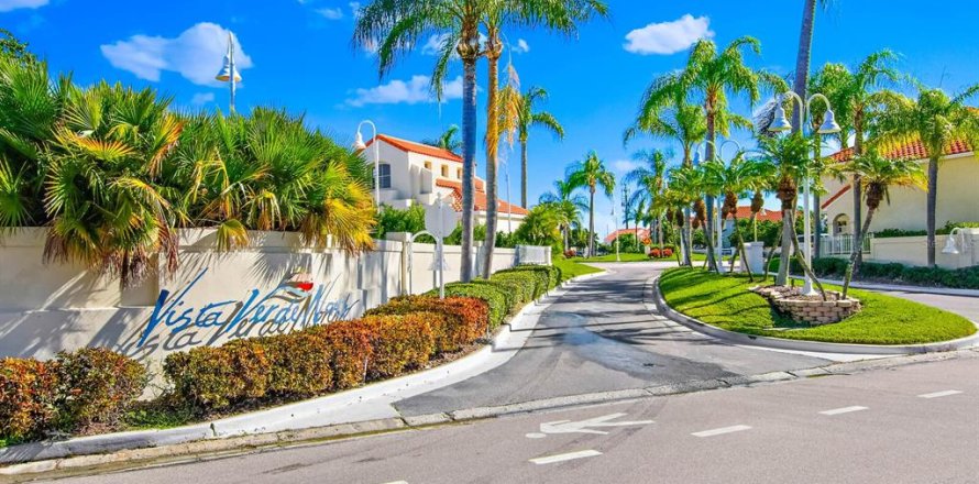 Condo in Saint Petersburg, Florida, 2 bedrooms № 1614371