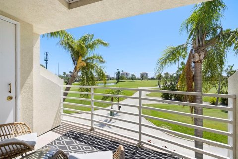 Condo in Saint Petersburg, Florida, 2 bedrooms  № 1614371 - photo 13