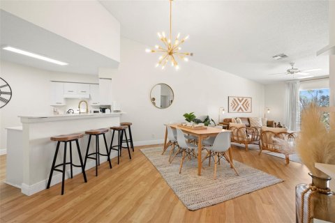 Condo in Saint Petersburg, Florida, 2 bedrooms  № 1614371 - photo 18