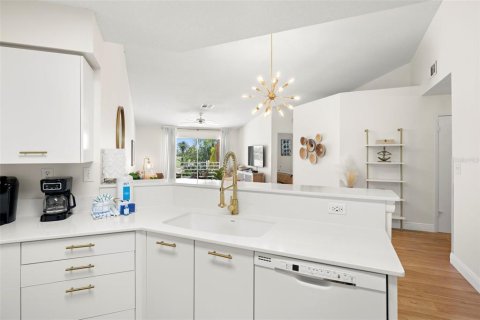 Condo in Saint Petersburg, Florida, 2 bedrooms  № 1614371 - photo 26