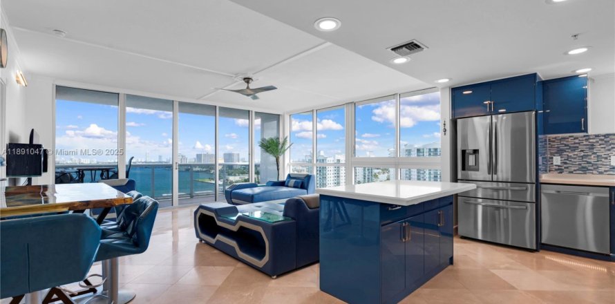 Condo à North Bay Village, Floride, 3 chambres № 1943765