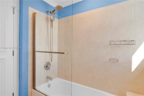 Copropriété à louer à North Bay Village, Floride: 3 chambres, 159.05 m2 № 1943765 - photo 28