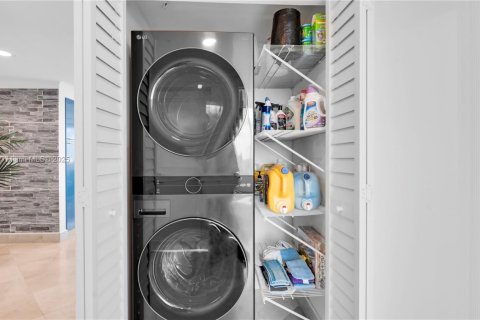 Copropriété à louer à North Bay Village, Floride: 3 chambres, 159.05 m2 № 1943765 - photo 24