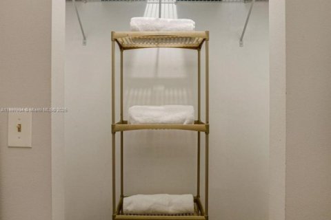 Купить кондоминиум в Бока-Ратон, Флорида 2 спальни, 107.49м2, № 1949320 - фото 20