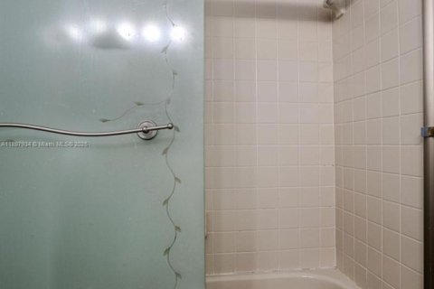 Купить кондоминиум в Бока-Ратон, Флорида 2 спальни, 107.49м2, № 1949320 - фото 16