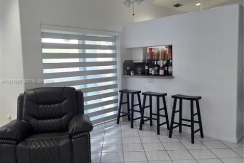 House in Cutler Bay, Florida 3 bedrooms, 132.39 sq.m. № 2067912 - photo 4