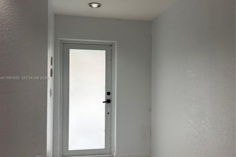 House in Cutler Bay, Florida 3 bedrooms, 132.39 sq.m. № 2067912 - photo 3