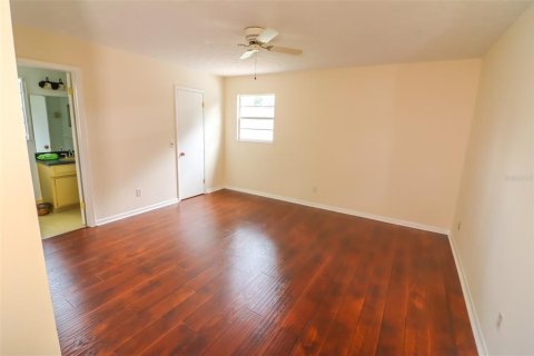 House in Orange Park, Florida 3 bedrooms, 133.41 sq.m. № 2233213 - photo 17