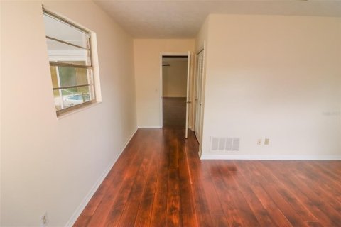 House in Orange Park, Florida 3 bedrooms, 133.41 sq.m. № 2233213 - photo 15