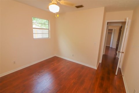House in Orange Park, Florida 3 bedrooms, 133.41 sq.m. № 2233213 - photo 23