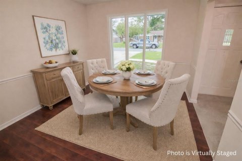 House in Orange Park, Florida 3 bedrooms, 133.41 sq.m. № 2233213 - photo 7