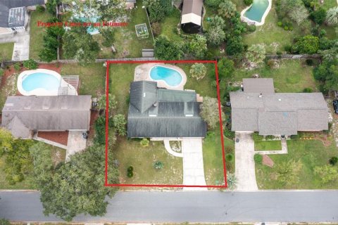 House in Orange Park, Florida 3 bedrooms, 133.41 sq.m. № 2233213 - photo 2