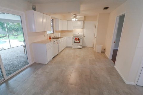 House in Orange Park, Florida 3 bedrooms, 133.41 sq.m. № 2233213 - photo 13