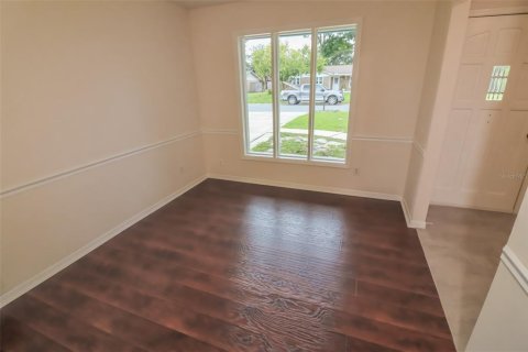 House in Orange Park, Florida 3 bedrooms, 133.41 sq.m. № 2233213 - photo 6