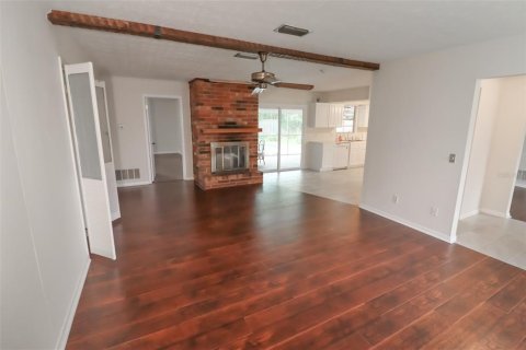 House in Orange Park, Florida 3 bedrooms, 133.41 sq.m. № 2233213 - photo 11