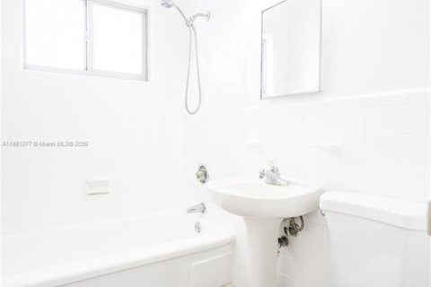 Apartment in Miami Beach, Florida 48.77 sq.m. № 1924537 - photo 10
