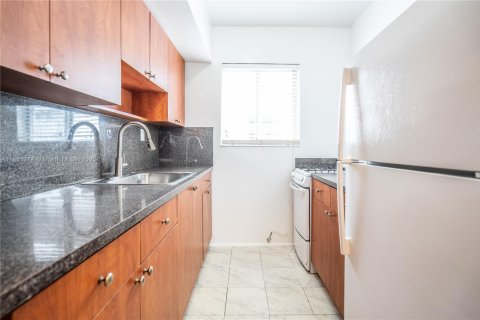 Apartment in Miami Beach, Florida 48.77 sq.m. № 1924537 - photo 8
