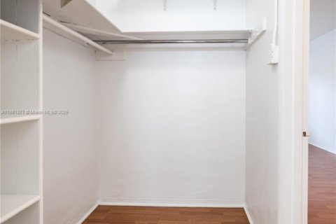 Apartment in Miami Beach, Florida 48.77 sq.m. № 1924537 - photo 9