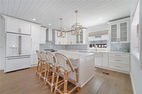 Villa ou maison à vendre à Saint Pete Beach, Floride: 4 chambres, 193.61 m2 № 1804805 - photo 4