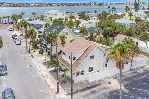 Villa ou maison à vendre à Saint Pete Beach, Floride: 4 chambres, 193.61 m2 № 1804805 - photo 30