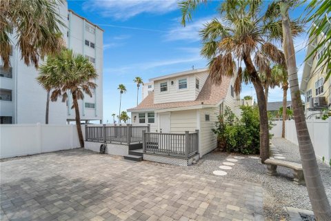 Villa ou maison à vendre à Saint Pete Beach, Floride: 4 chambres, 193.61 m2 № 1804805 - photo 24