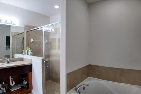 House in Homestead, Florida 3 bedrooms, 146.14 sq.m. № 1761720 - photo 29