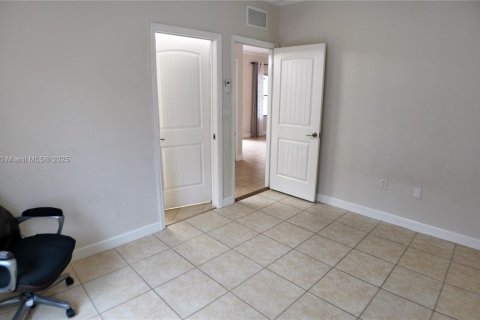 House in Homestead, Florida 3 bedrooms, 146.14 sq.m. № 1761720 - photo 26