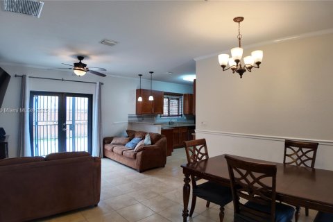 House in Homestead, Florida 3 bedrooms, 146.14 sq.m. № 1761720 - photo 9