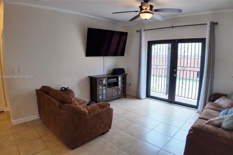 House in Homestead, Florida 3 bedrooms, 146.14 sq.m. № 1761720 - photo 11
