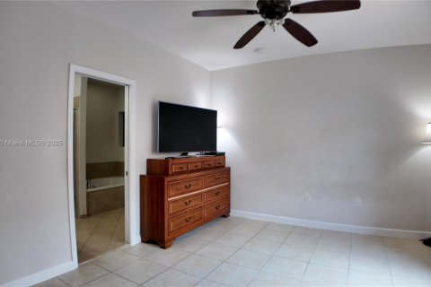 House in Homestead, Florida 3 bedrooms, 146.14 sq.m. № 1761720 - photo 23
