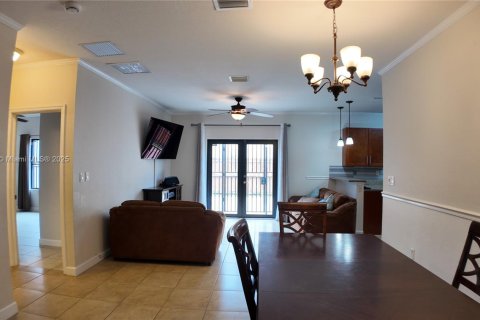House in Homestead, Florida 3 bedrooms, 146.14 sq.m. № 1761720 - photo 8