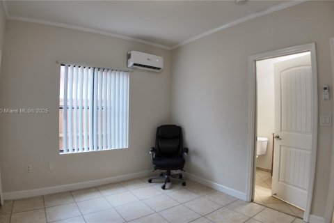 House in Homestead, Florida 3 bedrooms, 146.14 sq.m. № 1761720 - photo 24