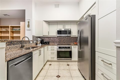 Condo in Hallandale Beach, Florida, 2 bedrooms № 2153121 - photo 18
