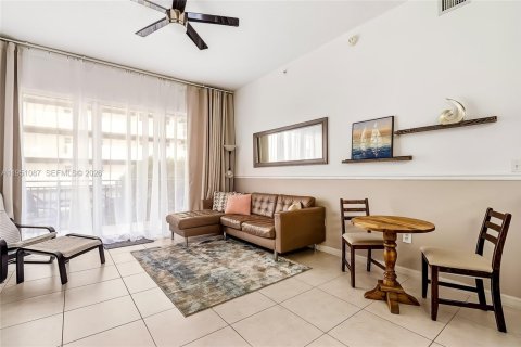 Condo in Hallandale Beach, Florida, 2 bedrooms № 2153121 - photo 9