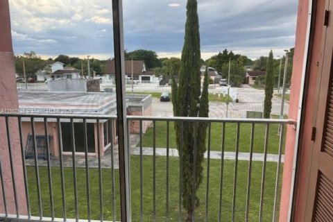 Снять в аренду кондоминиум в Майами, Флорида 2 спальни, 74.32м2, № 1964051 - фото 10