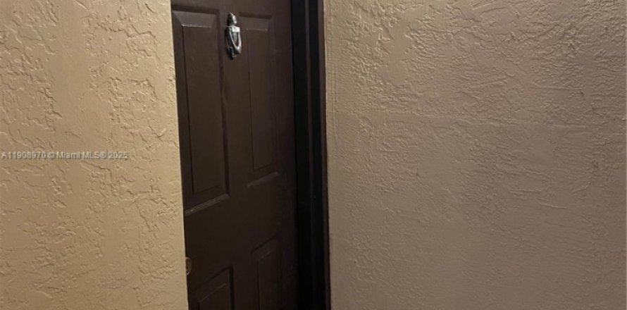 Condo à Miramar, Floride, 2 chambres № 1964827