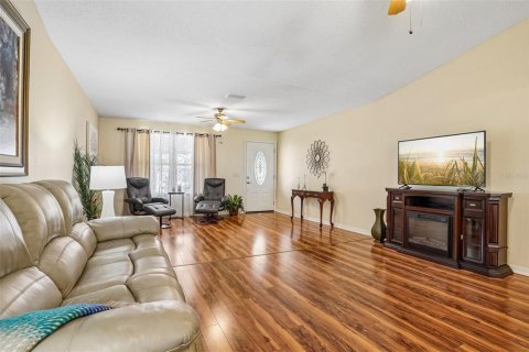 House in The Villages, Florida 3 bedrooms, 173.91 sq.m. № 2151821 - photo 4