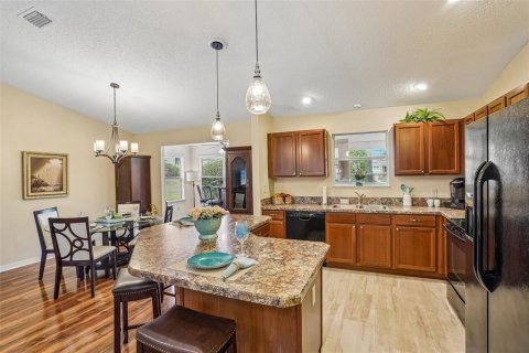House in The Villages, Florida 3 bedrooms, 173.91 sq.m. № 2151821 - photo 3