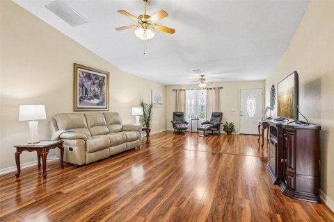 House in The Villages, Florida 3 bedrooms, 173.91 sq.m. № 2151821 - photo 20