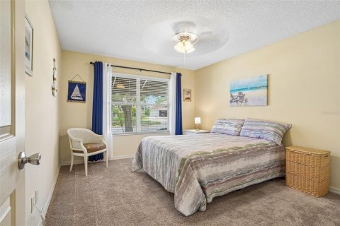 House in The Villages, Florida 3 bedrooms, 173.91 sq.m. № 2151821 - photo 23