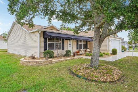 House in The Villages, Florida 3 bedrooms, 173.91 sq.m. № 2151821