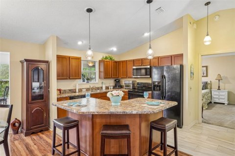 House in The Villages, Florida 3 bedrooms, 173.91 sq.m. № 2151821 - photo 2