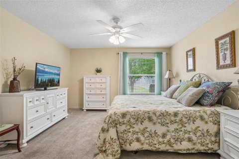 House in The Villages, Florida 3 bedrooms, 173.91 sq.m. № 2151821 - photo 8
