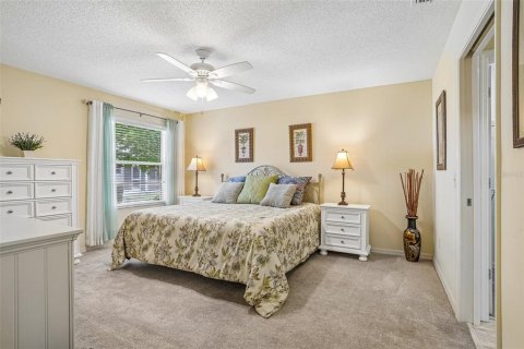 House in The Villages, Florida 3 bedrooms, 173.91 sq.m. № 2151821 - photo 6