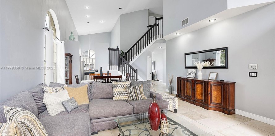 Villa ou maison à Coral Springs, Floride 4 chambres, 217.39 m2 № 1727989