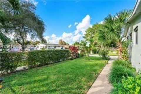 Купить виллу или дом в Холливуд, Флорида 4 спальни, 178.37м2, № 1967564 - фото 23