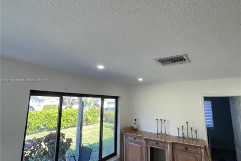 Купить виллу или дом в Холливуд, Флорида 4 спальни, 178.37м2, № 1967564 - фото 27